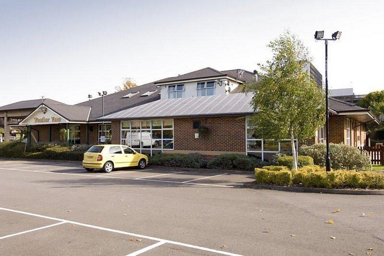 Premier Inn Bracknell Central Екстериор снимка